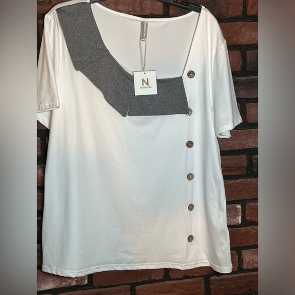 Very unique XL top with side buttons